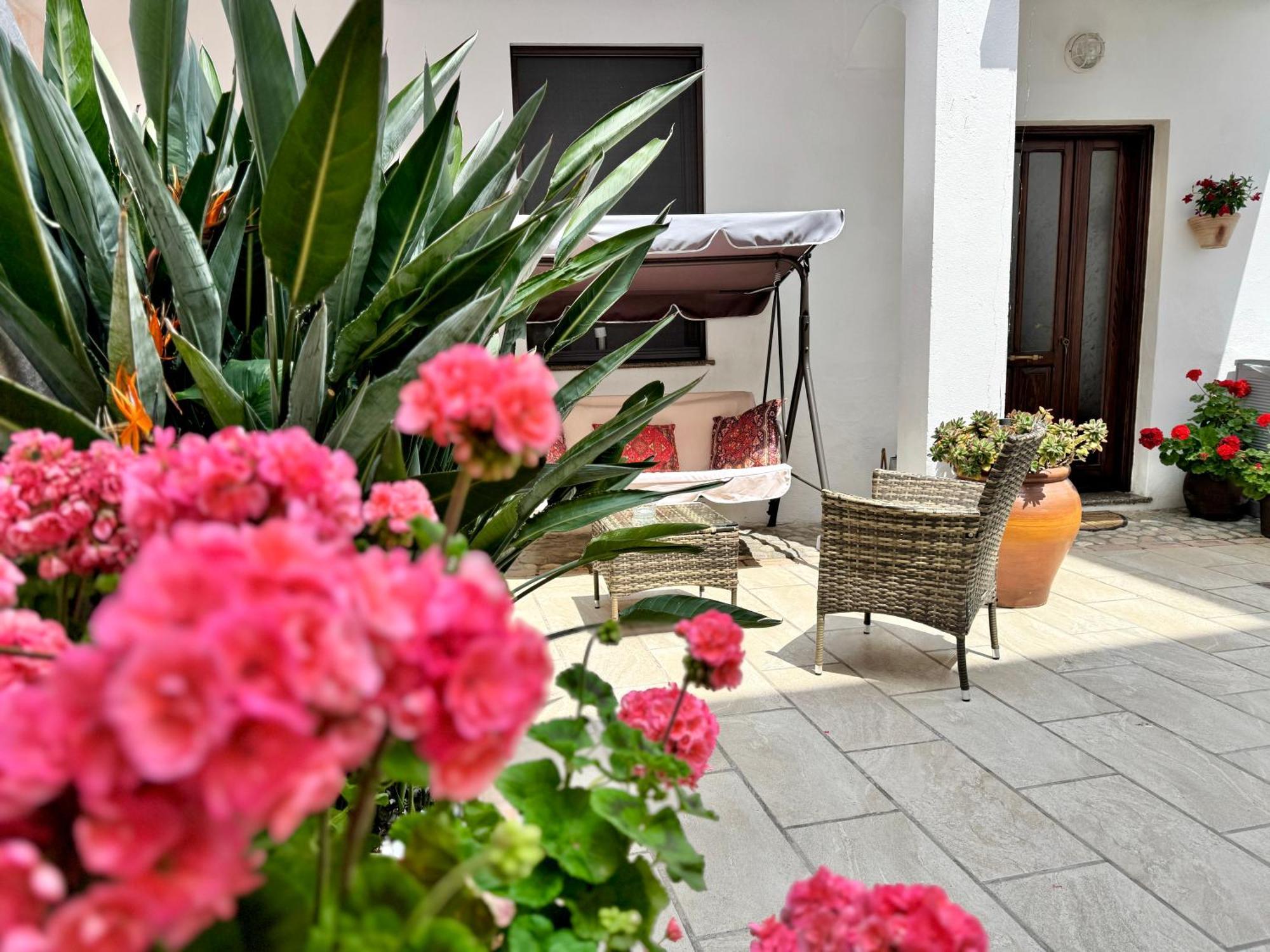 Casa Lia - Independent Apartment In The Gulf Of Orosei Galtellì Exterior foto