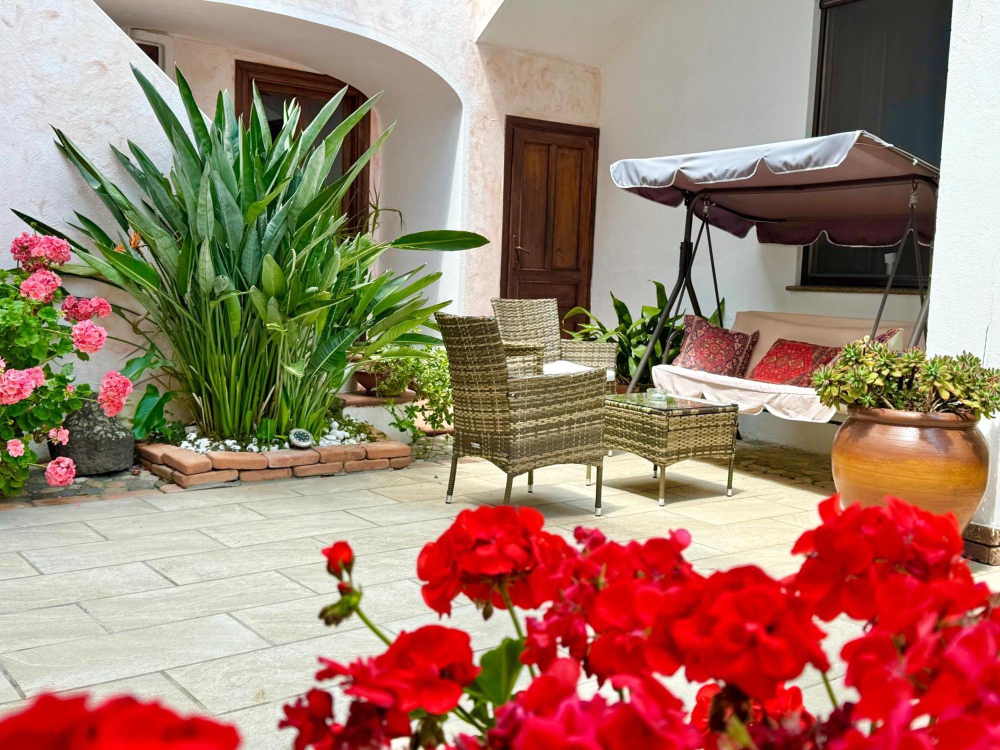Casa Lia - Independent Apartment In The Gulf Of Orosei Galtellì Exterior foto